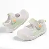 Sandálias Respiráveis de Malha para Bebês no Verão, Sapatos Rasos Fofos com Desenhos para Meninas Bebês, Sapatos Confortáveis com Solado Macio Estilo Princesa