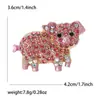 Nova Broche de Animal Rosa com Strass, Broche de Porco Rosa, Fashion e Requintado, Acessório de Roupa Versátil
