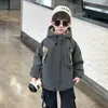 Chaqueta de Otoño e Invierno para Niños 2026 Nuevo Estilo Chaqueta Exterior con Capucha Cortavientos para Niños Top Espeso de Otoño e Invierno para Niño Pequeño