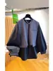 Chaleco de traje de alta gama estilo europeo con diseño de camisa de dos piezas falsas, nuevo top largo holgado y moderno de manga larga para mujer