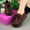 Colección Nueva Otoño 2025: Zapatos planos de cuero, con suela gruesa, punta redonda, de cordones, antideslizantes, pequeños, para mamás, con tacón de plataforma grueso