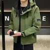 Chaqueta Cortavientos para Hombre Primavera y Otoño 2026 Nuevo Estilo de Primavera Fresca Americana Ropa de Trabajo para Exteriores Chaqueta con Capucha Ropa de Hombre