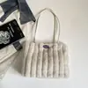 Bolsa Tote de Pelúcia Grande Capacidade Feminina 2026 Nova Elegante Versátil Para Aula Bolsa de Ombro Casual Bolsa de Pelo para o Trabalho