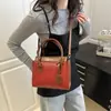 Bolso de Hombro Cruzado Casual de Diseño Moderno de Color Sólido para Mujer 2025 Nuevo Bolso Cuadrado Pequeño de Moda