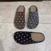 Encuentro de Temporada Zapatos Birkenstock de Suela Gruesa de Lunares Zuecos Medios de Punta Cerrada para Mujer Otoño 2026 Calzado de Exterior Slip-On Mules Versátiles