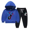 Conjunto de Moletom com Capuz Infantil Outono/Inverno 2026, Novo Modelo Estiloso para Crianças Maiores, Forrado com Fleece e Espessado para Aquecimento, Roupa de Inverno
