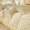 Juego de Cama de Encaje y Terciopelo de Leche con Faldón de Cama Cuatro Piezas Invierno Cálido Juego de Sábana Polar de Doble Cara Sábana Ajustada Juego de Polar Espesado Venta al por Mayor