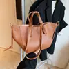 2024 Bolso de Ala Suave de PU Nuevo de Corea del Sur Bolso de Mano de Alto Sentido de Gran Capacidad para Mujeres que Van al Trabajo
