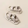Sandalias para Niñas Cubierta para Dedos Verano Nuevo Estilo 2026 Zapatos de Playa para Bebés Niños Pequeños Niños Niños Niños Suela Suave Anticolisión
