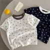 Camiseta Infantil 2026 Verão Novo Estilo Meninos e Meninas Estampada Manga Curta Versátil Top Versão Coreana Manga Meia Manga Enviado
