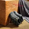 Zapatos QQO para Niños 2026 Invierno Nuevo Estilo Estilo Japonés Lunares Zapatos Birkenstock para Niñas Felpa Adicional Cálidos Suela Suave Zapatos de Piel
