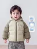 Chaqueta ligera de plumón conjunto de invierno para niños abrigo de dibujos animados para bebé capa base pantalones de algodón a rayas con terciopelo conjunto de tres piezas