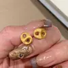 Pendientes Pequeños de Cerdo Cepillado Mismo Estilo que el Libro Rojo, Moda de Gama Alta, Pendientes Dorados de Lujo Accesible, Joyería de Mano Exquisita para Mujer