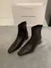 Versão em pele de ovelha~Botas curtas vintage com salto para mulheres, novo estilo outono e inverno, versáteis e elegantes, botins de bico quadrado pequeno, botas elásticas justas