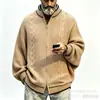 Cárdigan de punto con cuello alto para hombre, cierre de cremallera, suéter grueso de punto trenzado para otoño/invierno con ribete de contraste, disponible en stock