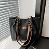 Otoño 2025 Nuevo Pana Distintivo Casual Gran Capacidad Moderno Bolso de Hombro Tote para Mujer Estilo Coreano para el Trabajo