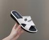 Zapatillas de flores de plástico al por mayor de fábrica, plataforma de color sólido, sandalias de punta abierta, zapatillas de ropa exterior para mujer opcionales multicolores