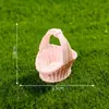 Cesta tejida de mimbre y bambú simulado creativa para paisaje en miniatura, un accesorio de decoración DIY para crear escenas en miniatura