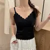 Camisola francesa de encaje sin espalda con sujetador incorporado, una pieza versátil que se puede usar como capa interior, capa exterior o como top independiente, ofreciendo transpirabilidad y un hermoso diseño en la espalda