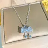 Nuevo Collar Simple de Titanio con Diamantes Completos y Lazo Cadena de Clavícula con Borla y Diseño de Flor de Lirio del Valle Joyería de Lujo Ligero para Mujer