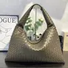 Bolsa de Salto Bolsa Croissant Bolsa Tecida à Mão Bolsa Tote de Grande Capacidade Bolsa de Compras Bolsa Feminina Bolsa de Ombro/Axila para o Dia a Dia