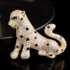 Broche de Animal Simple Nuevo 2021 Femenino Elegante Microincrustado Circonita Leopardo Accesorios para Corsage de Abrigo Pin para Ropa