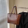 Bolso de Trabajo para Viajar Bolso de Hombro Simple de Cuero Encerado al Aceite de Moda para Mujer Primavera 2025 Nuevo Bolso Tote de Gran Capacidad