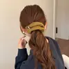 Scrunchie de Malha Macia Cor Maillard para Mulheres 2025 Inverno Novo Estilo Prendedor de Cabelo com Toque de Luxo Leve e de Alta Qualidade Acessório de Cabelo