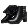 Outono e inverno novas pequenas botas curtas femininas grossas com fundo macio mãe de meia-idade sapatos de algodão couro macio com botas femininas uma geração de cabelo