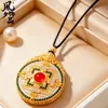 Collar Tanka de Qinghai Regeong Caja Gawu Giratoria de Alto Nivel Chapada en Oro con Accesorios de Tara Verde y Dios Amarillo de la Riqueza en Estilo Chino