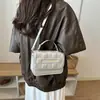 Bolsa de mão transfronteiriça, leve, estilo coreano para mulheres, nova coleção outono 2025, padrão trançado, alça de corrente, bolsa de ombro, bolsa transversal moderna