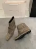 Botines retro estilo francés con tacón oculto, nueva colección otoño 2026 para mujer, con hebilla de cinturón y diseño estilo western, con detalles plisados y de caña apilada