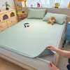 Juego de tres piezas de alfombrilla de seda helada de enfriamiento de dibujos animados clase A para verano, dormitorio de estudiante, alfombrilla suave con aire acondicionado, lavable a máquina 1