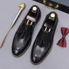 Zapatos de Vestir Formales para Hombre de Piel de Vaca Slip-on de Cuero Auténtico Punta Puntiaguda Británica Borla Profesionales Mocasines de Un Paso Modelo para Hombre