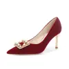 Hebilla Rica en Oro con Pedrería de Perla Tacón de Copa de Vino No Cansado Zapato Rojo Individual Zapato de Tacón Alto Zapato de Banquete Zapato de Novia Xiuhe para Mujer
