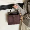 Bolsa estilo balde retrô para mulheres, nova coleção de outono 2026 da moda, bolsa transversal versátil de camurça, bolsa de ombro casual e bolsa de mão