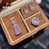 Colgante de Calcedonia Rosa Tipo Hielo Juego de Joyería de Tres Piezas Pendientes y Anillo de Ágata Verde Imperial con Lujoso Incruste de Piedra de Huevo de Paloma