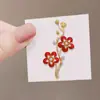Un Broche de Flor de Ciruelo Roja, un Broche Exquisito de Estilo Chino Cheongsam de Alta Gama para Mujer, un Accesorio de Broche para Traje