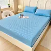 Comércio Exterior Transfronteiriço Mais Vendido Amigo da Pele Flanela Escovada Acolchoado Impermeável Absorvente de Suor Lençol de Elástico e Capa de Cama Conjunto de Roupa de Cama de Três Peças