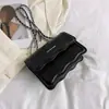 Bolsa Feminina Retrô 2026 Nova Bolsa Cor Sólida Simples Moda Casual Pequena Bolsa Corrente de Ombro Transversal Pequena Quadrada
