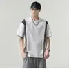 Camiseta masculina minimalista estilo americano com blocos de cor e mangas curtas, novo modelo verão 2026, fresca e respirável, top casual masculino de corte solto