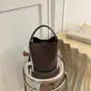 Bolso de Mano para Mujer 2026 Nuevo de Gama Alta Ligero de Lujo Nicho Retro Bolso de Hombro Único Bolso Cubo Casual Bolso Cruzado