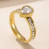 Joyería Transfronteriza Nueva de Acero Inoxidable Anillo Sencillo Coreano para Pareja Soldado Marca Incrustado con Diamante Cuadrado Anillo de Acero de Titanio Venta Directa de Fábrica