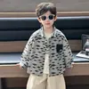 Jaqueta Camisa Masculina Primavera e Outono 2026 Novo Estilo Coreano Camisa Estilosa para Crianças Meninos Bebê Top de Outono Tendência