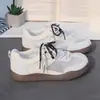 Sapatos Femininos de Verão, Tênis de Malha Respirável, Novo Estilo 2026 Sapatos Brancos, Adequados para Combinar com Saias, Calçados Esportivos