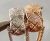 Collar Clásico de Pedrería para Mujer, Patrón de Diamantes, Estilo Chanel V Chapado en Oro de 18 Quilates, Cadena Minimalista de Coco de Lujo Ligero para Suéter