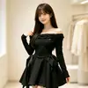 Elegante vestidito negro para mujeres petite, diseño coreano de un solo hombro, entallado a la cintura, efecto adelgazante, adecuado para otoño