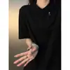 Camiseta Assimétrica Branca Estilo Americano com Zíper, Manga Curta Regular, Para Homens, Verão, Toque de Luxo, Gola Alta, Manga Curta Pesada, Camada Base, Manga Meia-Manga de Nicho