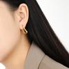 Brincos Triângulo Torcido Geométrico de Alto Padrão Europeu e Americano, Venda Quente Transfronteiriça, Brincos de Aço Titânio Banhado a Ouro da Moda Feminina Distintos