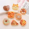 Juguete de Comida de Pan de Gatito de Dibujos Animados Adornos Pequeños DIY Accesorios de Pegamento de Crema Pinzas para el Cabello Hebillas para Zapatos con Agujero Decoración Accesorios de Resina